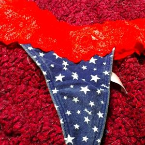 NWOT Victoria's Secret Pink Thong in Medium